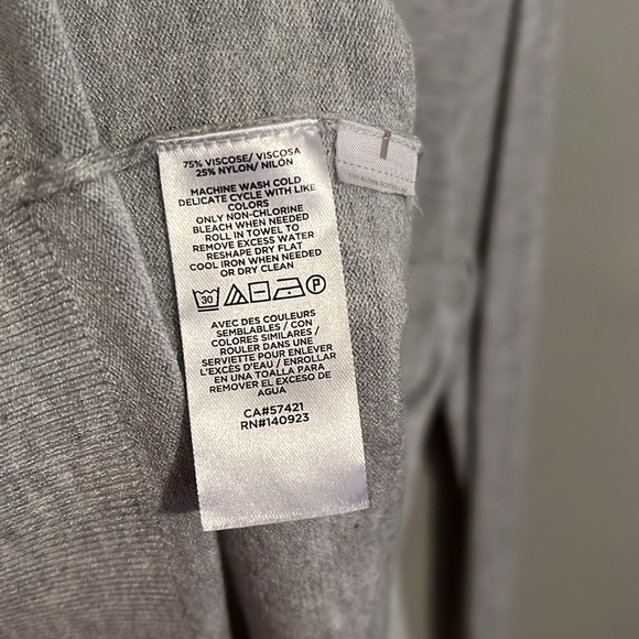 LOFT grey crew neck sweater - Picture 3 of 4